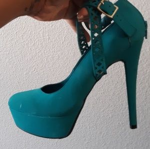 Heels lightly used